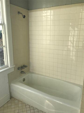 2127 Avenue K UP, Galveston, TX 77550