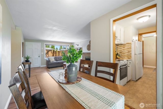 3741 SW 106th Street, Seattle, WA 98146