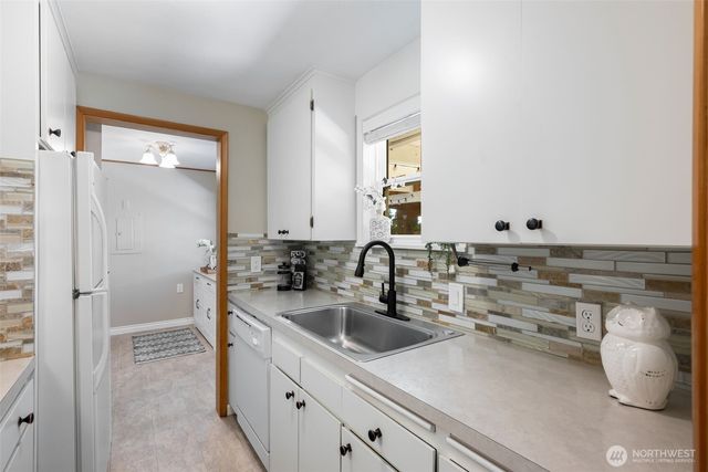 3741 SW 106th Street, Seattle, WA 98146