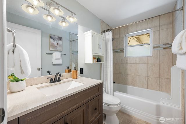 3741 SW 106th Street, Seattle, WA 98146