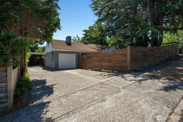3741 SW 106th Street, Seattle, WA 98146