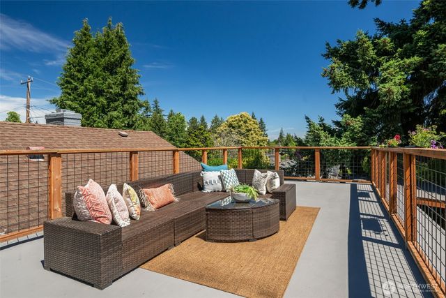 3741 SW 106th Street, Seattle, WA 98146