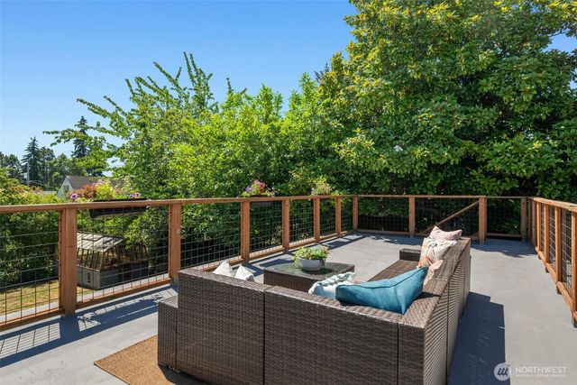 3741 SW 106th Street, Seattle, WA 98146