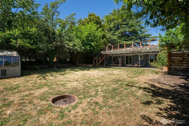 3741 SW 106th Street, Seattle, WA 98146