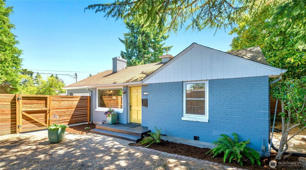 3741 SW 106th Street, Seattle, WA 98146