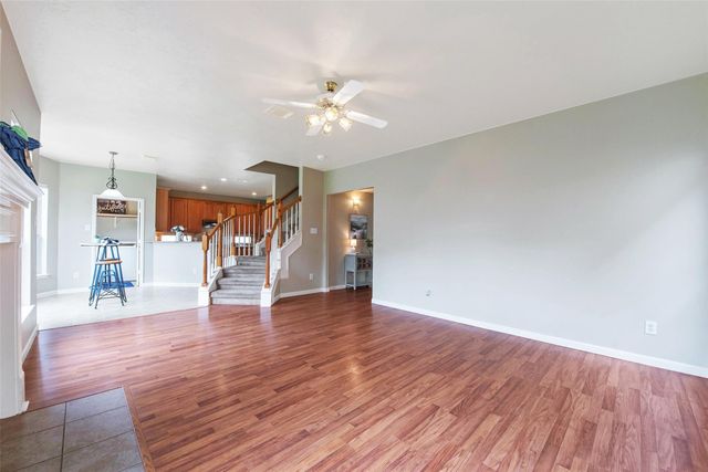 202 Mariner Cove Court, League City, TX 77573