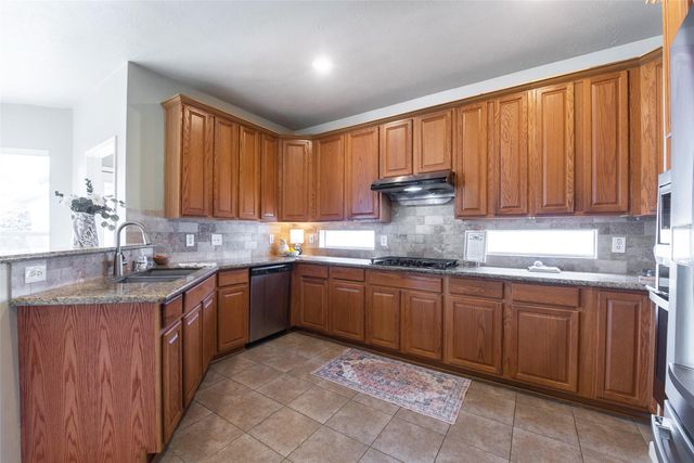 202 Mariner Cove Court, League City, TX 77573