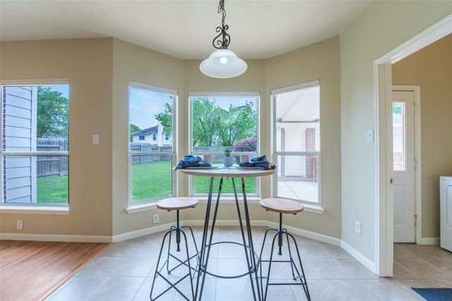 202 Mariner Cove Court, League City, TX 77573