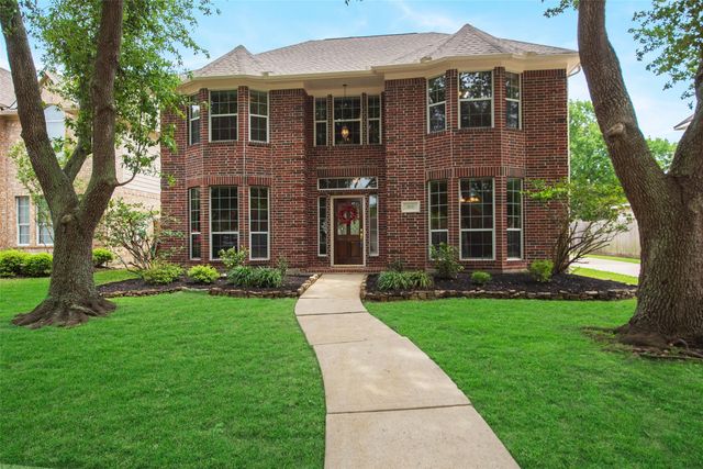 202 Mariner Cove Court, League City, TX 77573