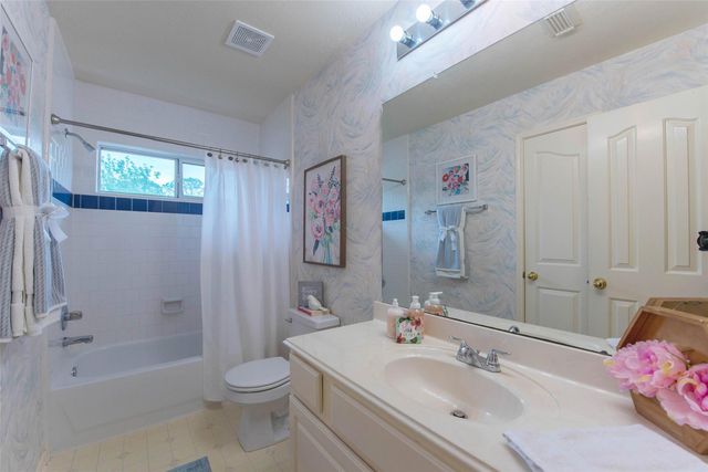 202 Mariner Cove Court, League City, TX 77573