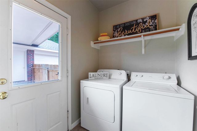 202 Mariner Cove Court, League City, TX 77573