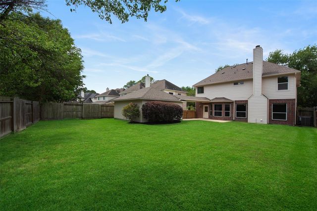 202 Mariner Cove Court, League City, TX 77573