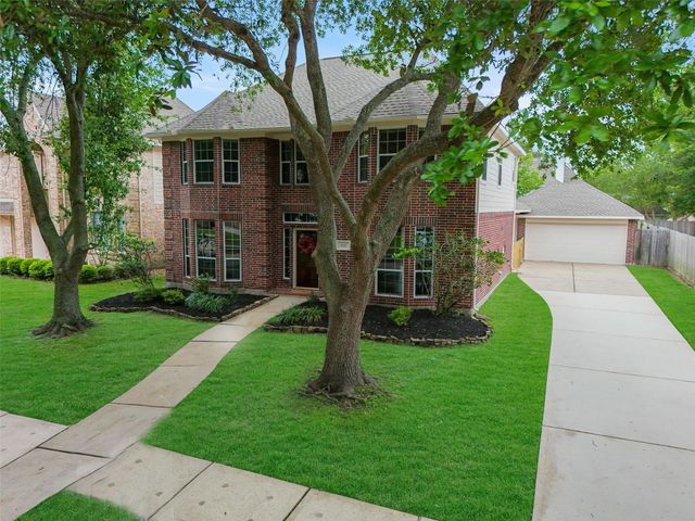 202 Mariner Cove Court, League City, TX 77573