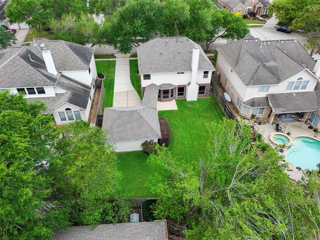 202 Mariner Cove Court, League City, TX 77573