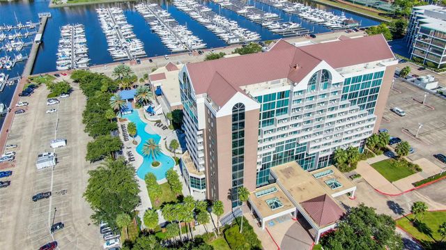 202 Mariner Cove Court, League City, TX 77573