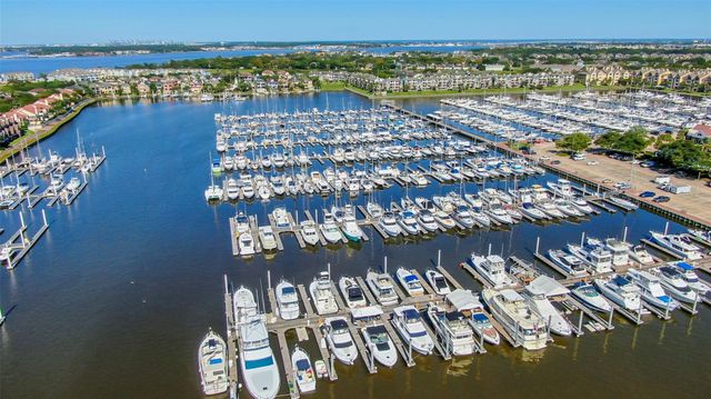 202 Mariner Cove Court, League City, TX 77573