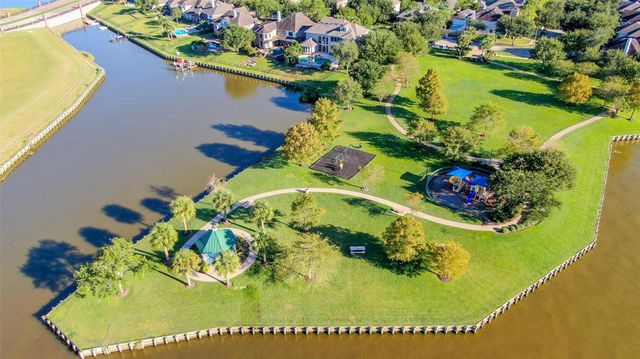 202 Mariner Cove Court, League City, TX 77573