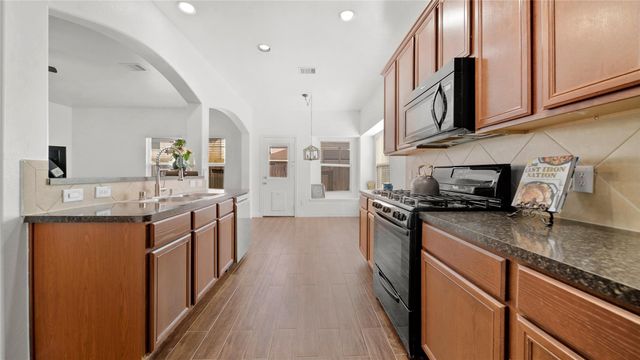 6439 Brimridge Lane, Houston, TX 77048