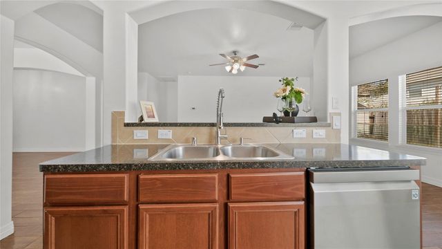6439 Brimridge Lane, Houston, TX 77048