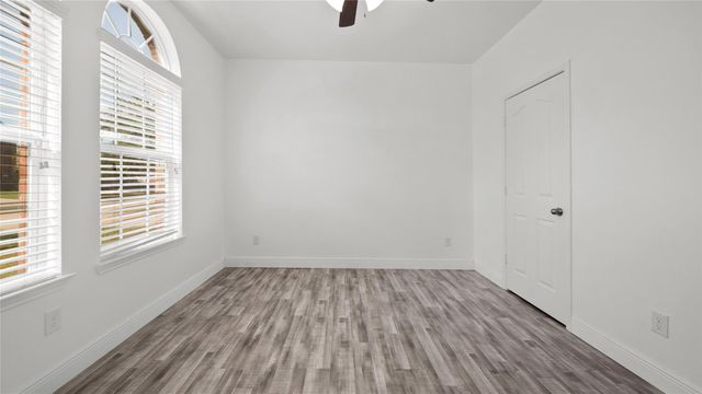 6439 Brimridge Lane, Houston, TX 77048