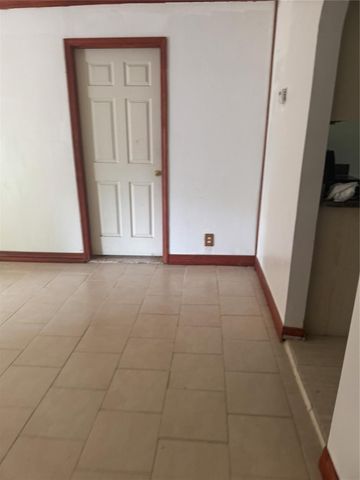 7307 Hurtgen Forest Road, Houston, TX 77033