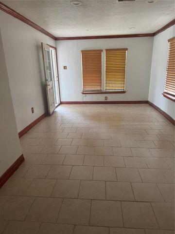 7307 Hurtgen Forest Road, Houston, TX 77033