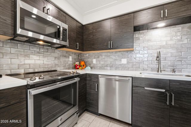 7220 E MARY SHARON Drive 158, Scottsdale, AZ 85266