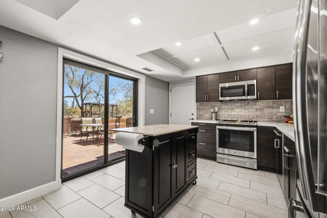 7220 E MARY SHARON Drive 158, Scottsdale, AZ 85266