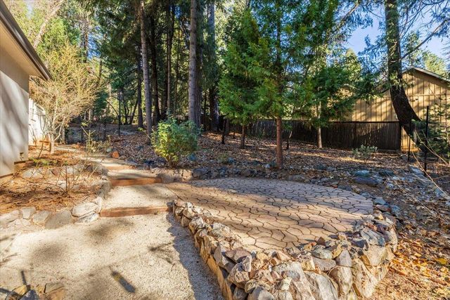 14622 Banner Lava Cap Rd, Nevada City, CA 95959