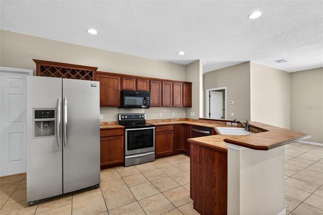 28931 BEAUCLAIRE DRIVE, Tavares, FL 32778