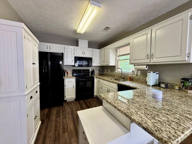 131 Lee Road 2059, Phenix City, AL 36870