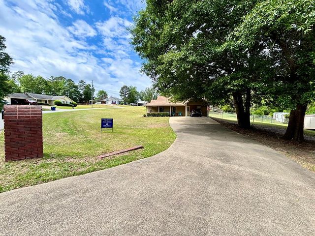 131 Lee Road 2059, Phenix City, AL 36870