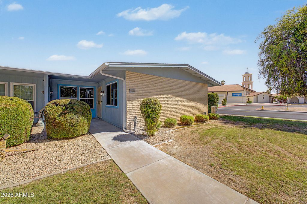 10635 W HIGHWOOD Lane, Sun City, AZ 85373 — photo 2