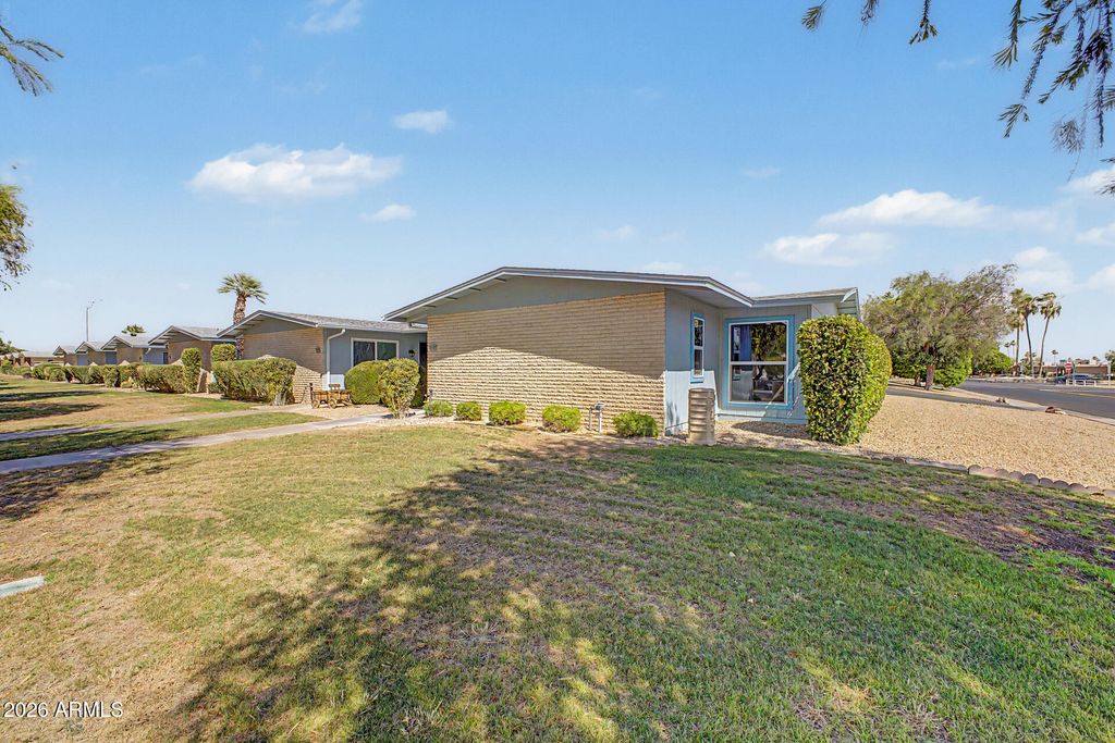 10635 W HIGHWOOD Lane, Sun City, AZ 85373 — photo 4