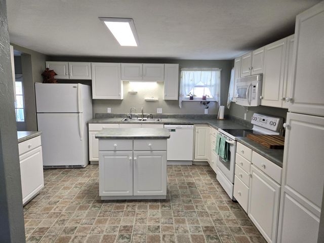 2190 SE 25th Drive, Okeechobee, FL 34974