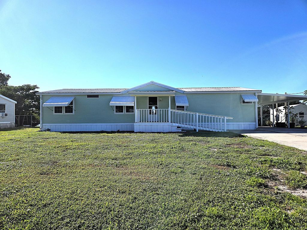 2190 SE 25th Drive, Okeechobee, FL 34974