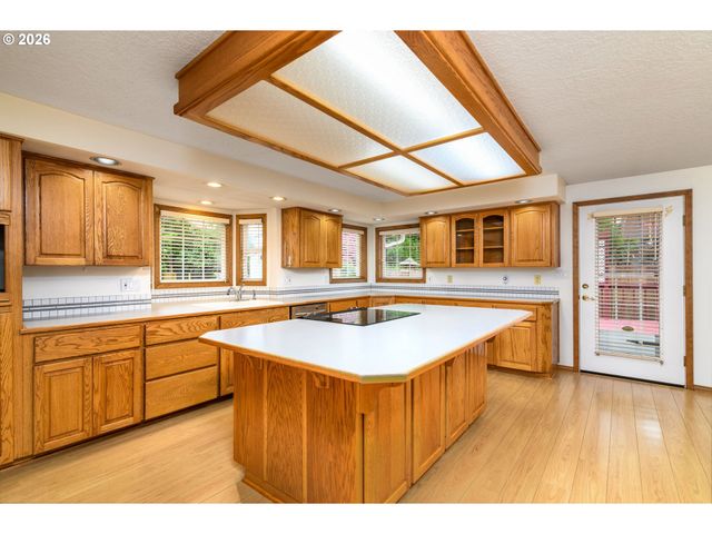 1108 Se 168TH Ave, Portland, OR 97233