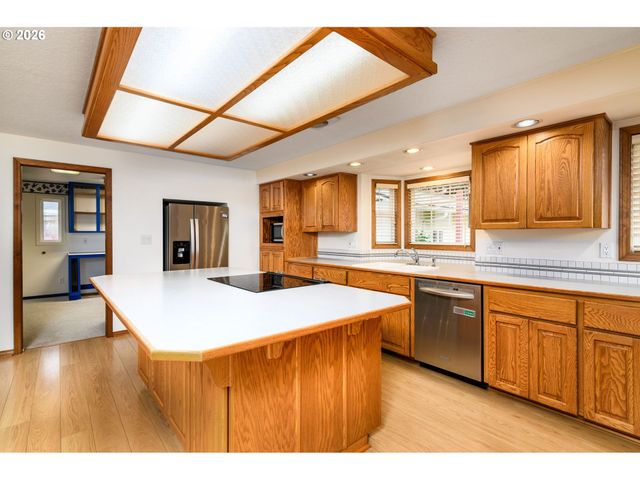1108 Se 168TH Ave, Portland, OR 97233