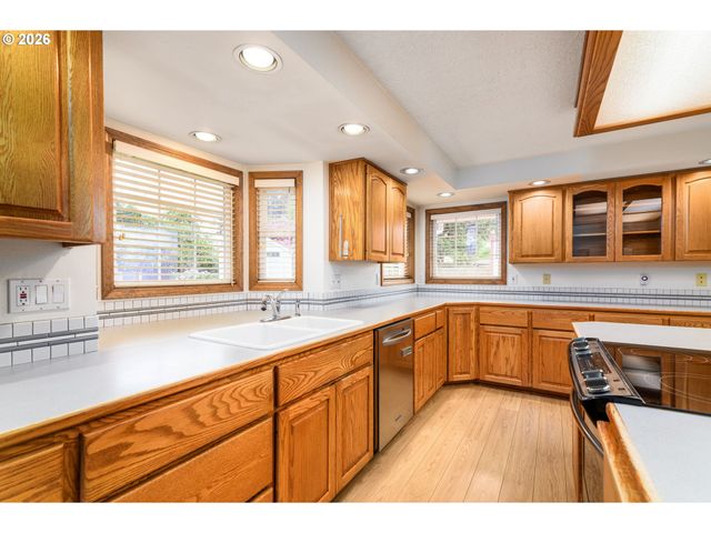 1108 Se 168TH Ave, Portland, OR 97233