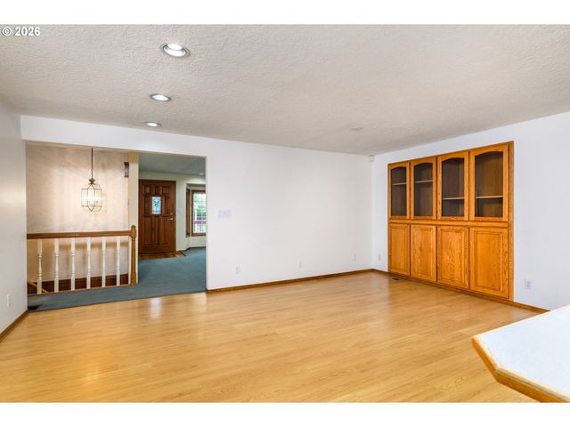 1108 Se 168TH Ave, Portland, OR 97233