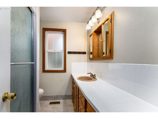 1108 Se 168TH Ave, Portland, OR 97233