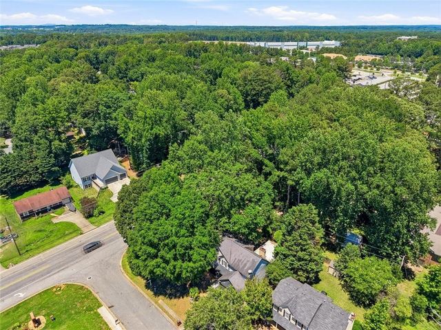 895 Eagle Creek Drive NW, Lawrenceville, GA 30044