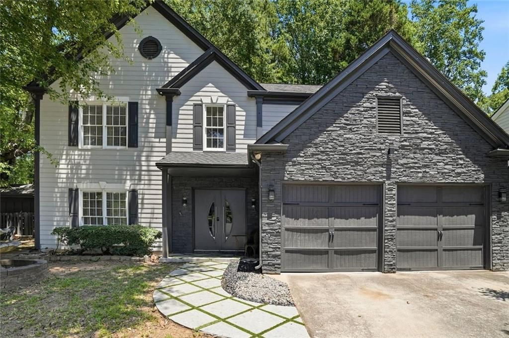 895 Eagle Creek Drive NW, Lawrenceville, GA 30044