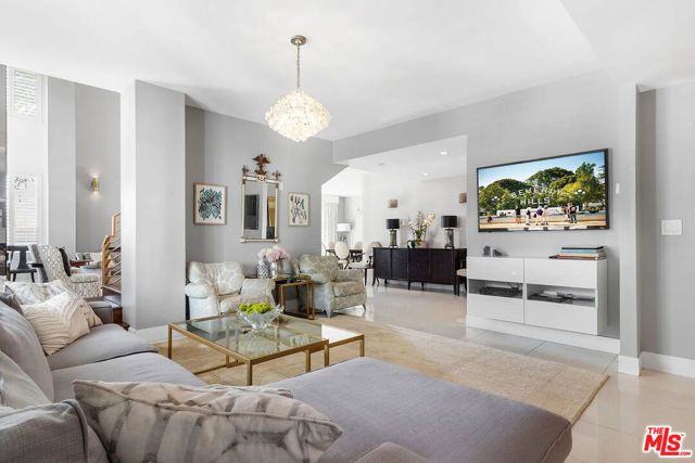 121 S Palm Drive 601, Beverly Hills, CA 90212