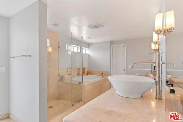 121 S Palm Drive 601, Beverly Hills, CA 90212