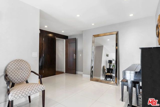 121 S Palm Drive 601, Beverly Hills, CA 90212