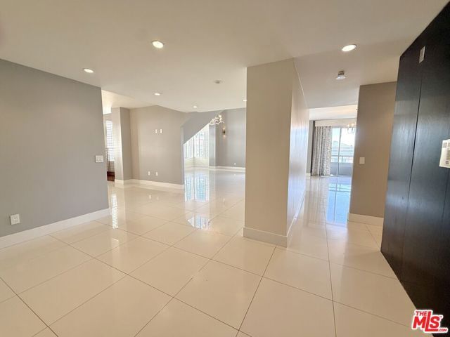 121 S Palm Drive 601, Beverly Hills, CA 90212