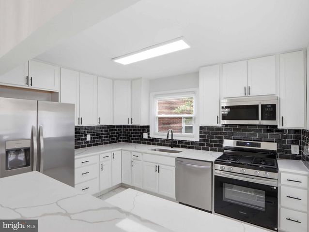 106 KINSHIP RD, Dundalk, MD 21222