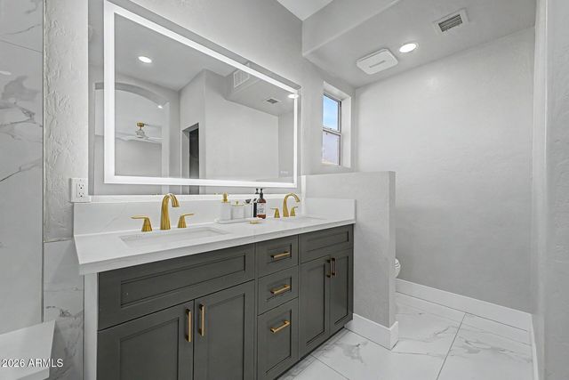 1732 W COMMERCE Avenue, Gilbert, AZ 85233