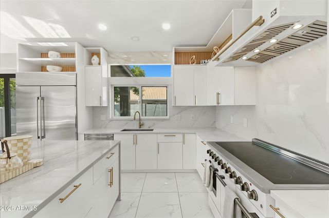 1732 W COMMERCE Avenue, Gilbert, AZ 85233